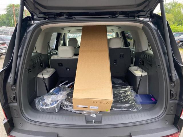 Photo of 2025 Phantom Black Hyundai SANTA FE HEV