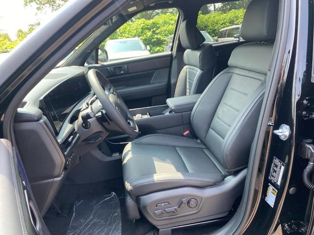 Photo of 2025 Phantom Black Hyundai SANTA FE