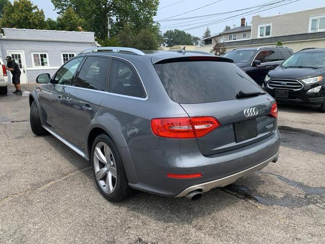Photo of 2016 Gray Audi allroad