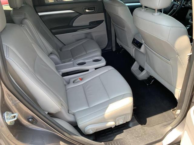 Photo of 2018 Predawn Gray Mica Toyota Highlander
