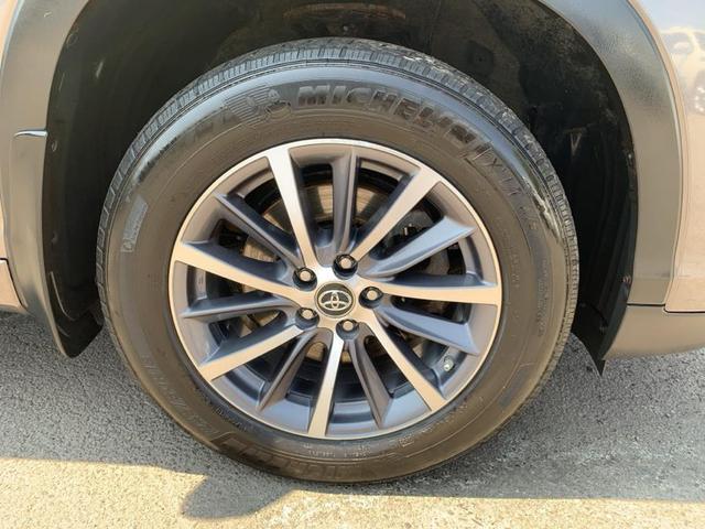 Photo of 2018 Predawn Gray Mica Toyota Highlander