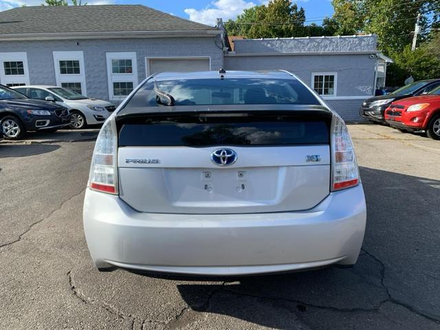 Photo of 2010 Winter Gray Metallic Toyota Prius
