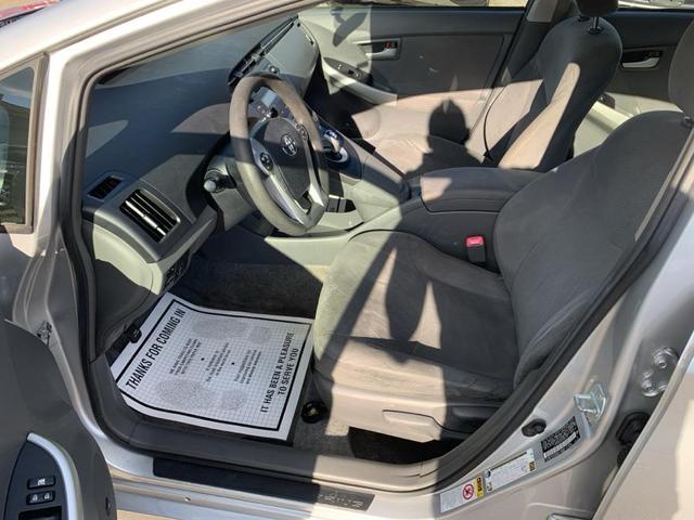 Photo of 2010 Winter Gray Metallic Toyota Prius