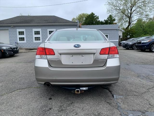 Photo of 2014 GOLD Subaru Legacy