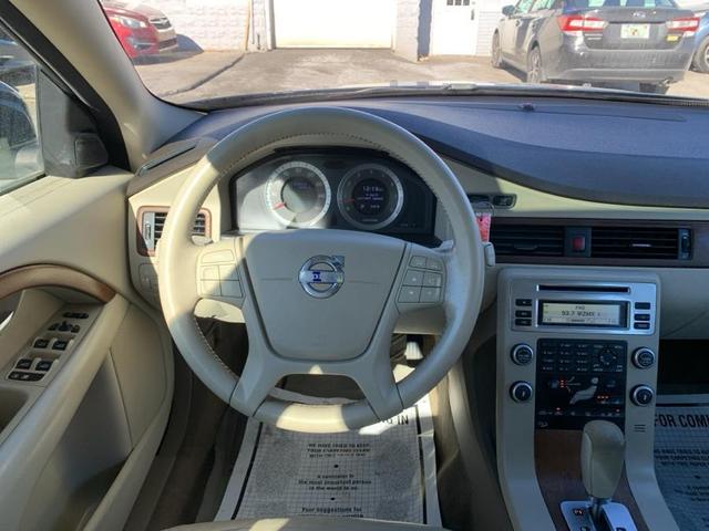 Photo of 2010 Caspian Blue Metallic Volvo XC70
