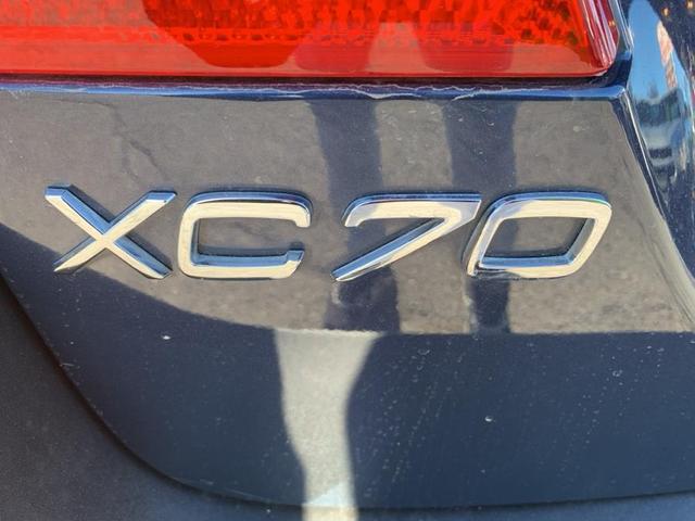 Photo of 2010 Caspian Blue Metallic Volvo XC70