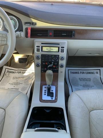 Photo of 2010 Caspian Blue Metallic Volvo XC70