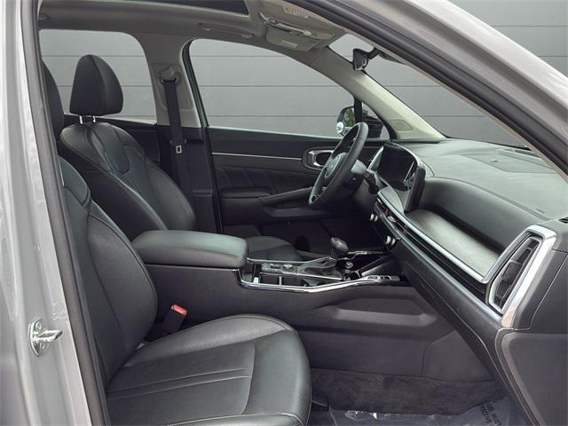 Photo of 2024 Wolf Gray Kia Sorento