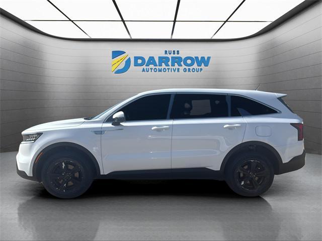 Photo of 2023 Glacial White Pearl Kia Sorento