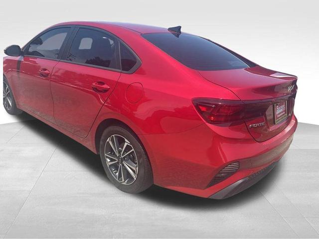 Photo of 2023 Currant Red Kia Forte