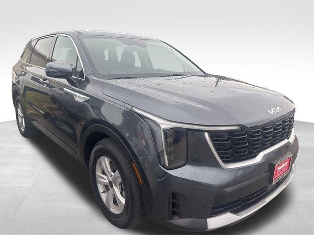 Photo of 2025 Gravity Gray Kia Sorento