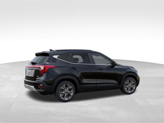 Photo of 2024 Fusion Orange Kia Seltos