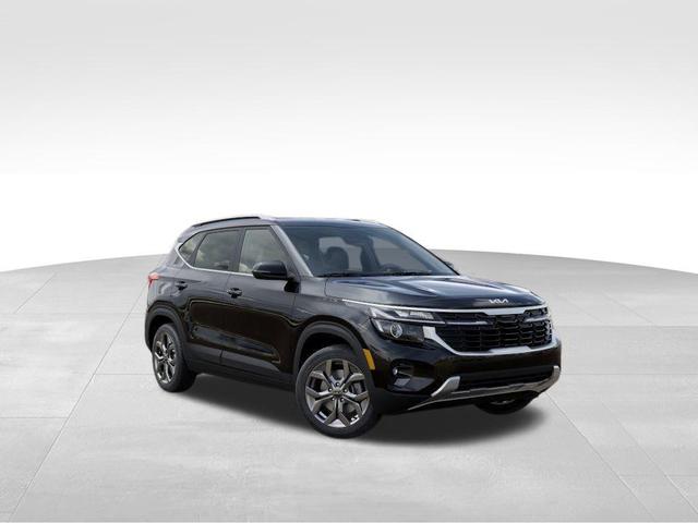 Photo of 2024 Fusion Orange Kia Seltos