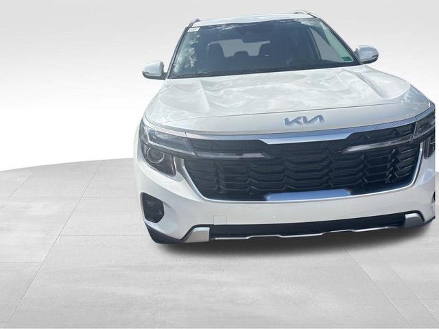 Photo of 2024 Snow White Pearl Kia Seltos