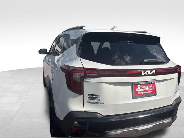Photo of 2024 Snow White Pearl Kia Seltos