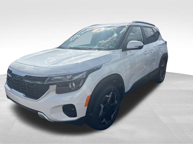 Photo of 2024 Snow White Pearl Kia Seltos