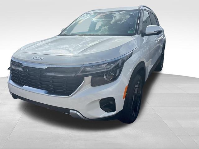 Photo of 2024 Snow White Pearl Kia Seltos