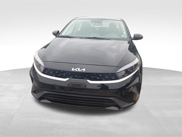 Photo of 2023 Aurora Black Pearl Kia Forte