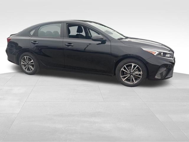 Photo of 2023 Aurora Black Pearl Kia Forte