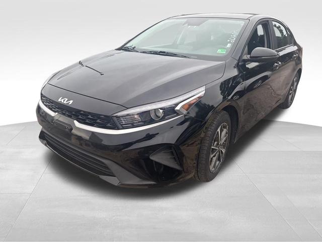 Photo of 2023 Aurora Black Pearl Kia Forte