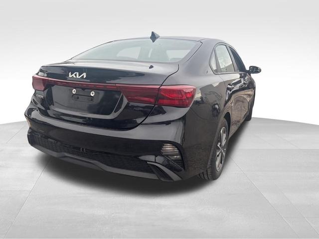 Photo of 2023 Aurora Black Pearl Kia Forte
