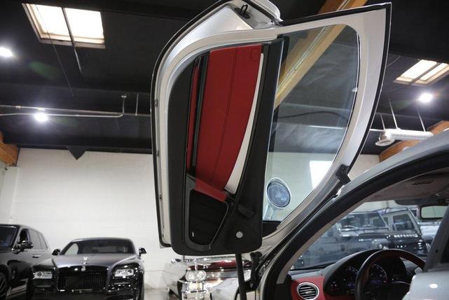 Photo of 2006 Silver Mercedes-Benz SLR McLaren