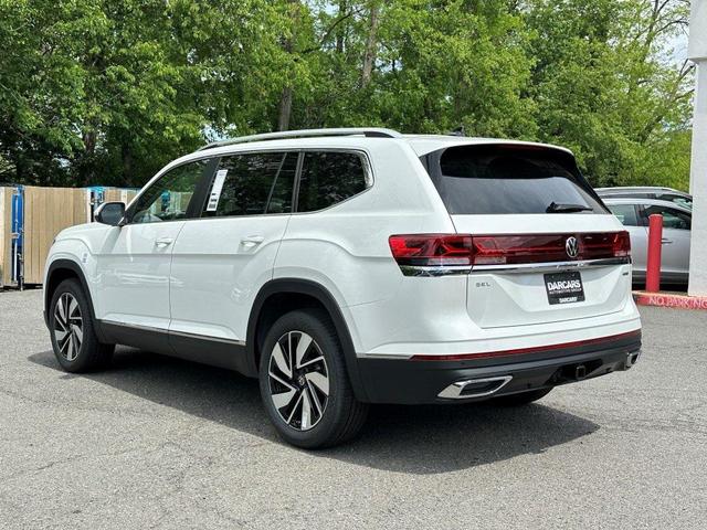 Photo of 2025 Opal White Pearl Volkswagen Atlas