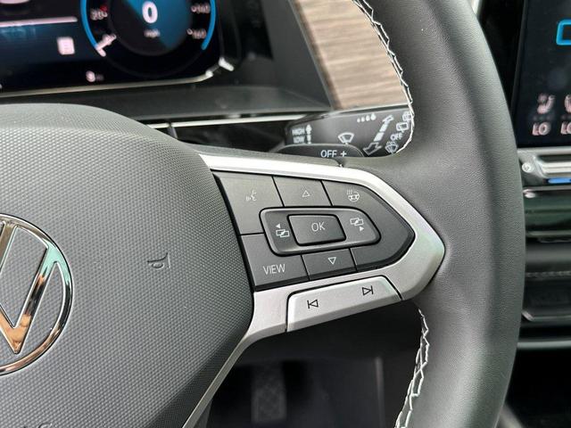Photo of 2025 Opal White Pearl Volkswagen Atlas