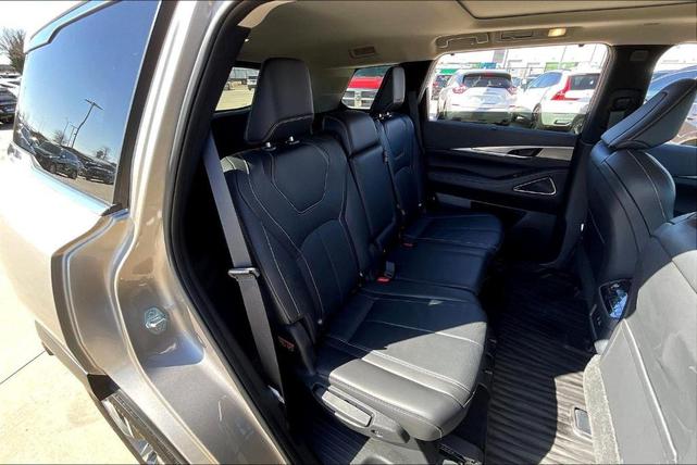 Photo of 2025 Warm Titanium INFINITI QX60