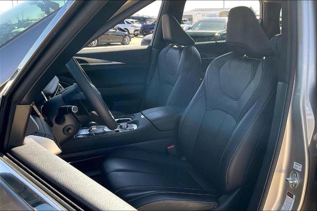 Photo of 2025 Warm Titanium INFINITI QX60