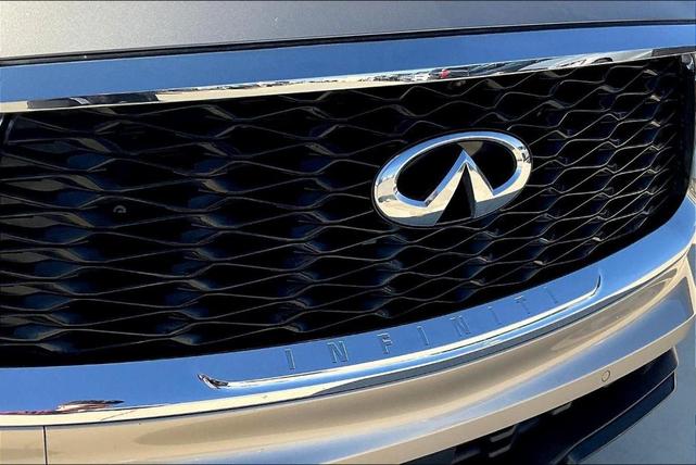 Photo of 2025 Warm Titanium INFINITI QX60
