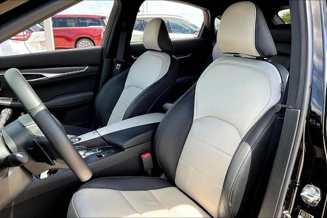 Photo of 2025 Black Obsidian INFINITI QX55