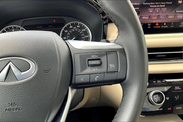 Photo of 2025 Glacier White INFINITI QX60