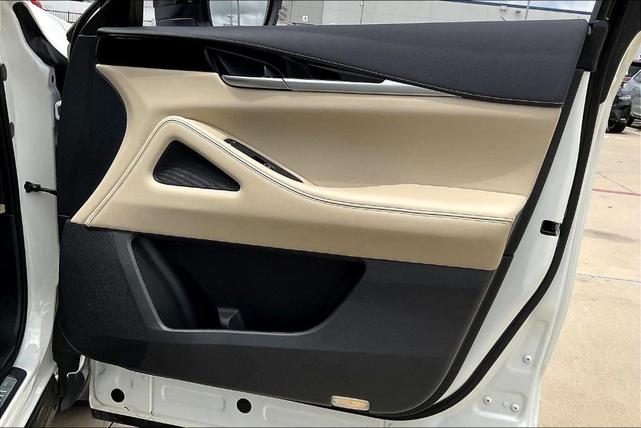 Photo of 2025 Glacier White INFINITI QX60