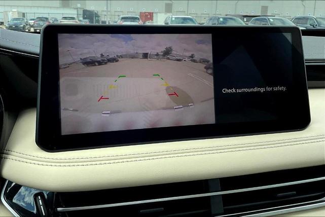 Photo of 2025 Glacier White INFINITI QX60