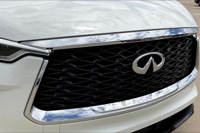 Photo of 2025 Glacier White INFINITI QX60