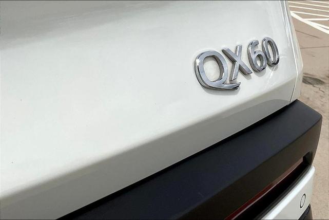Photo of 2025 Glacier White INFINITI QX60