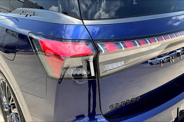 Photo of 2025 2t Grand Blue INFINITI QX80