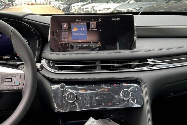 Photo of 2025 Majestic White INFINITI QX60