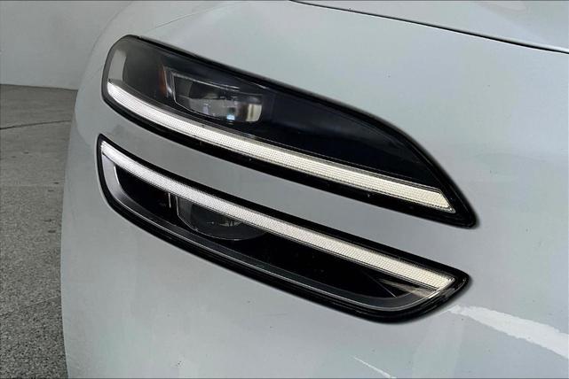 Photo of 2023 Alta White Genesis G70