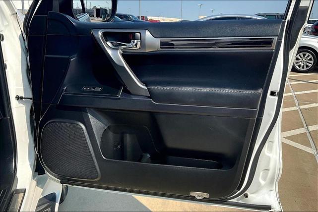 Photo of 2023 Eminent White Pearl Lexus GX 460
