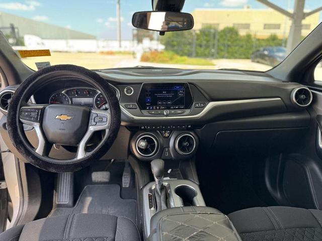 Photo of 2022 Silver Ice Metallic Chevrolet Blazer
