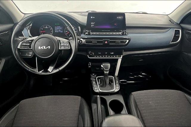 Photo of 2022 Snow White Pearl Kia Seltos