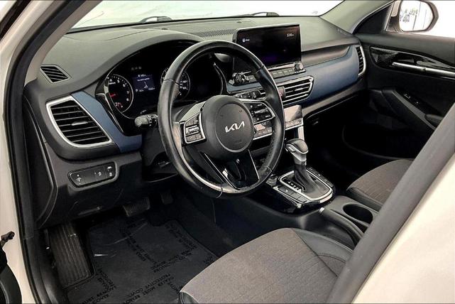 Photo of 2022 Snow White Pearl Kia Seltos