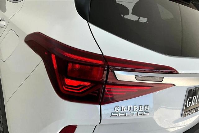 Photo of 2022 Snow White Pearl Kia Seltos