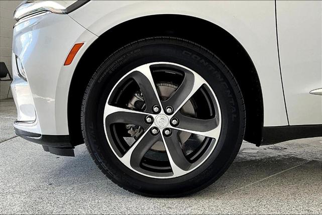 Photo of 2022 Quicksilver Metallic Buick Enclave