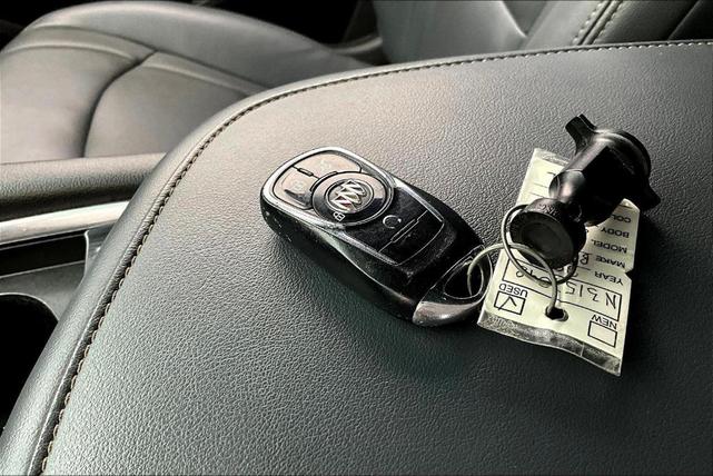 Photo of 2022 Quicksilver Metallic Buick Enclave