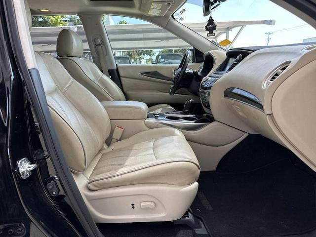 Photo of 2018 Black INFINITI QX60