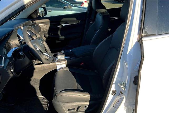 Photo of 2025 Cloud White INFINITI QX50