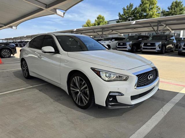 Photo of 2022 Pure White INFINITI Q50